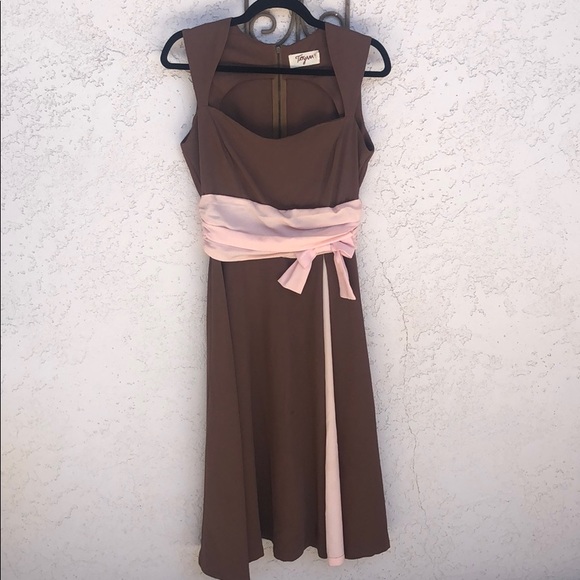 Tatyana Dresses & Skirts - Tatyana Brown and Pink Retro Flamingo Dress